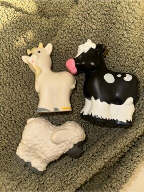 Vintage little people farm animal bundle x3